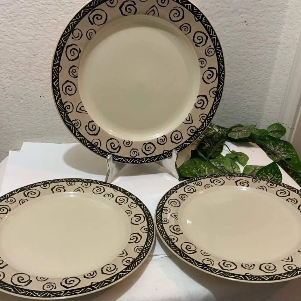 Sakura Stoneware Round Platter Desert Sands 12.5” & 2 dinner plates 10.5”